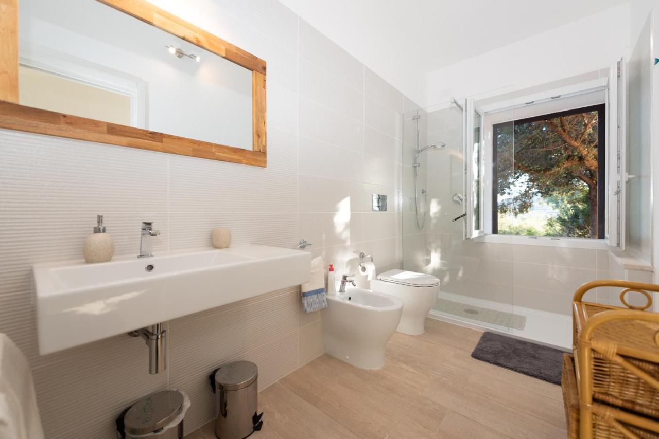 B&B Bithia Chia Extérieur photo