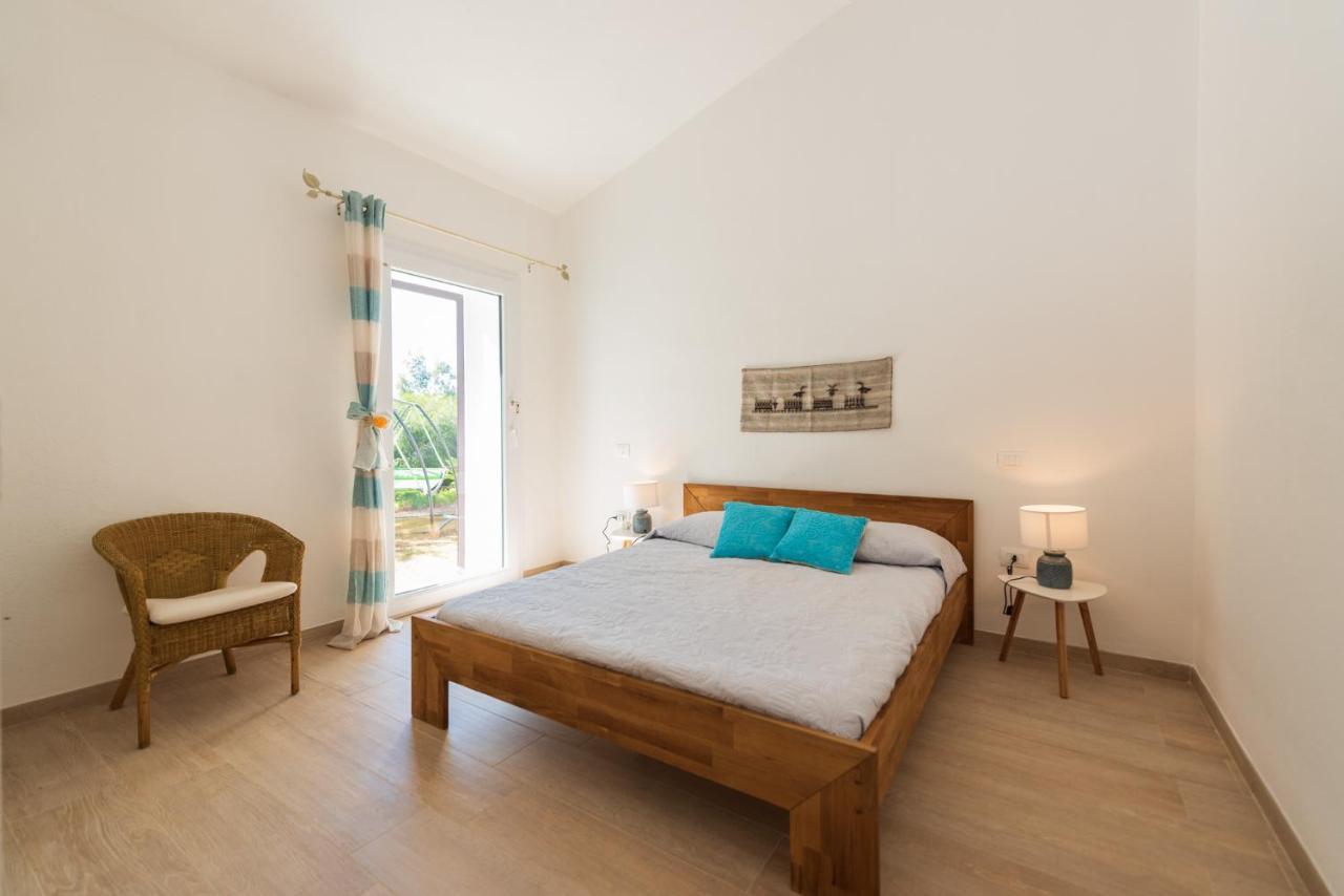 B&B Bithia Chia Extérieur photo