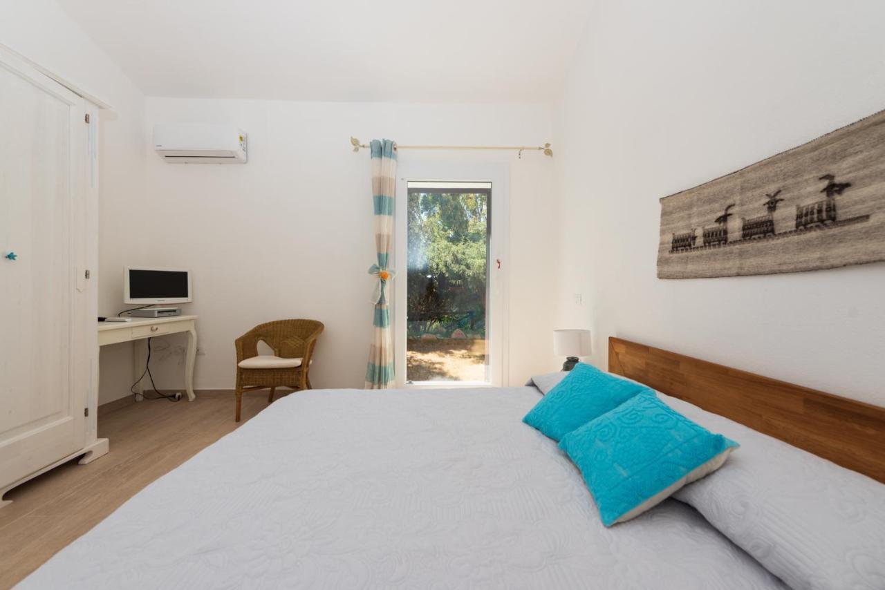 B&B Bithia Chia Extérieur photo